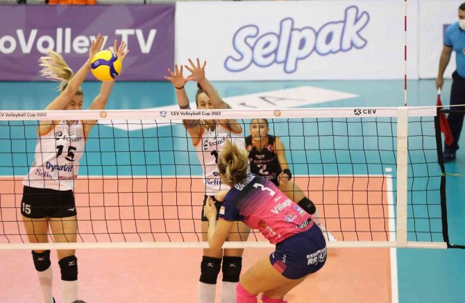 Eczacıbaşı Dynavit, Tur Atladı