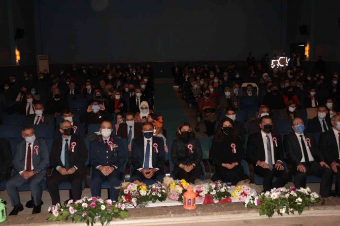 Emekli Öğretmenler Veda, Genç Öğretmenler Yemin Etti