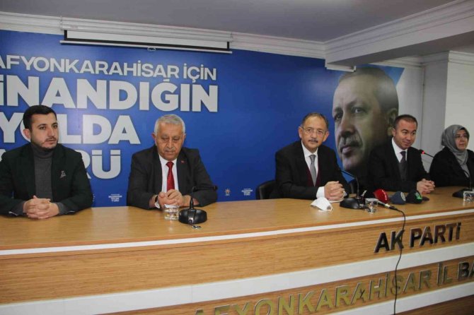 Özhaseki: “Allah Devlet Bey’den Razı Olsun, Dimdik Duruyor”