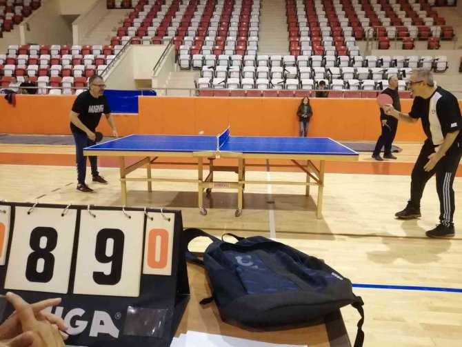 Akçakoca’da 24 Kasım Masa Tenisi Turnuvası Yapıldı