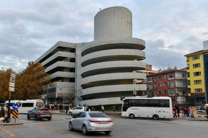 Sıhhiye Çok Katlı Otoparkı Yeniden Hizmete Açıldı