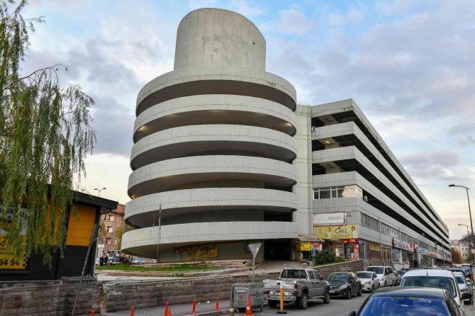 Sıhhiye Çok Katlı Otoparkı Yeniden Hizmete Açıldı