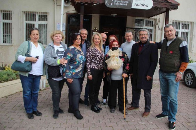 45 Yıl Sonra Öğretmenleriyle Bir Araya Geldiler