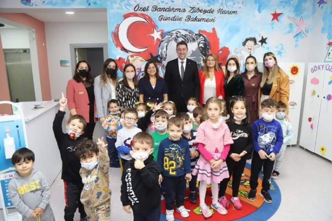 Bandırma Belediye Başkanı Tolga Tosun’dan Öğretmenler Günü Ziyaretleri.