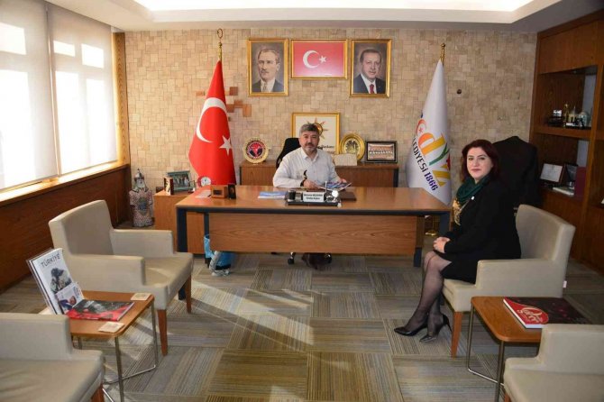 Akçadurak’a ’Yılın Belediye Başkanı’ Ödülü