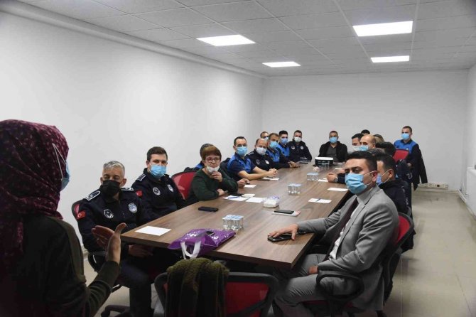 Bilecik’te Zabıtalara Verilen ’Diksiyon’ Ve ’Güzel Konuşma’ Kursu Renkli Görüntülere Sahne Oldu