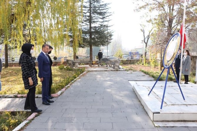 Hizan’da 24 Kasım Öğretmenler Günü Kutlandı