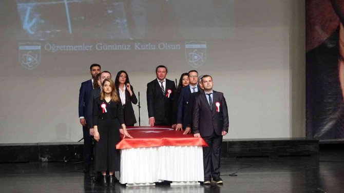 Öğretmenler Gününde Genç Öğretmenler Yemin Etti
