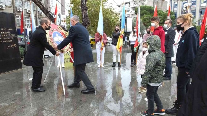 Burhaniye’de Öğretmenler Günü Kutlamaları Başladı