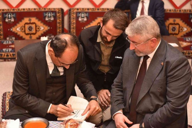 Cumhurbaşkanlığı Sözcüsü İ̇brahim Kalın’dan Çorum Obasına Tam Not