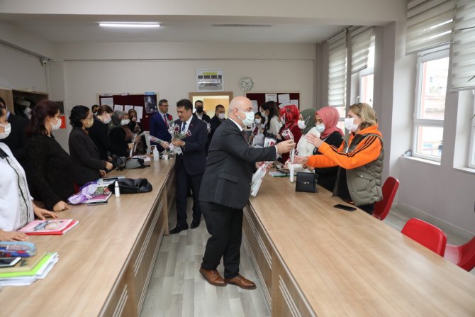 Yaklaşık 3 Bin 500 Öğretmen Tek Tek Ziyaret Edildi