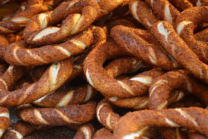 Ekmekten Sonra Simit De 2,5 Tl Oldu