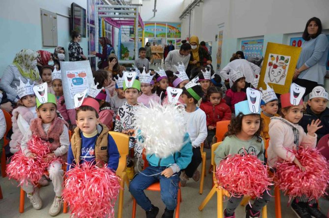 Öğrencilere Ağız Ve Diş Sağlığı Eğitimi Verildi