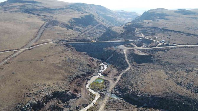 Ağrı Taşlıçay Derecek Barajı’nda Çalışmalar Aralıksız Devam Ediyor