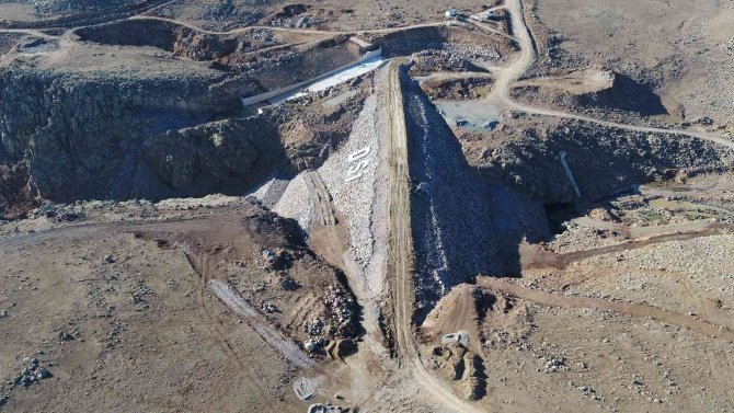 Ağrı Taşlıçay Derecek Barajı’nda Çalışmalar Aralıksız Devam Ediyor