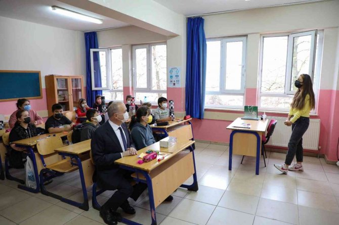 Başkan Özlü Mezun Olduğu Okula Gitti