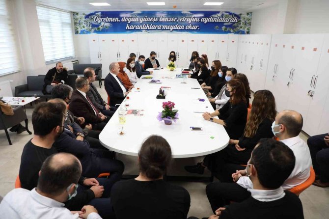 Başkan Özlü Mezun Olduğu Okula Gitti