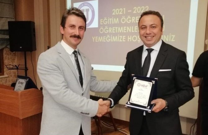 Düzce Uğur Anadolu Ve Fen Lisesi Geleneği Bozmadı