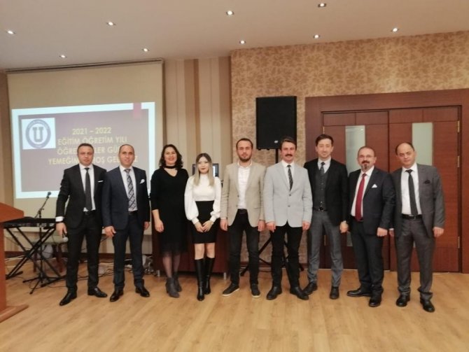 Düzce Uğur Anadolu Ve Fen Lisesi Geleneği Bozmadı