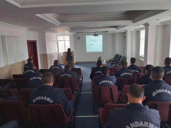 Askerlere Kadına Yönelik Şiddetle Mücadele Eğitimi Verildi