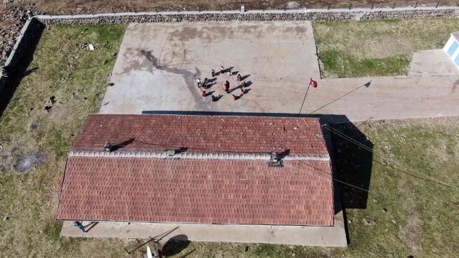 Hayali Köy Okulunda Öğretmen Olmaktı, Hayalini Gerçekleştirdi