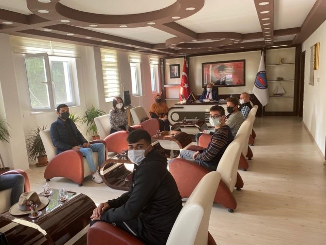 İ̇spanya’ya Gidecek Öğrenciler Kaymakam Kalkan’ı Ziyaret Etti