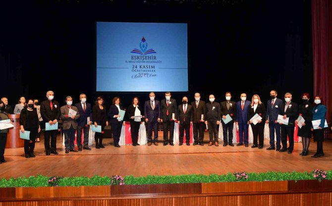 Anadolu Üniversitesi’nin Ev Sahipliğinde 24 Kasım Öğretmenler Günü Kutlandı