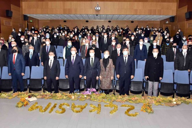 Gümüşhane’de 24 Kasım Öğretmenler Günü Kutlanıyor