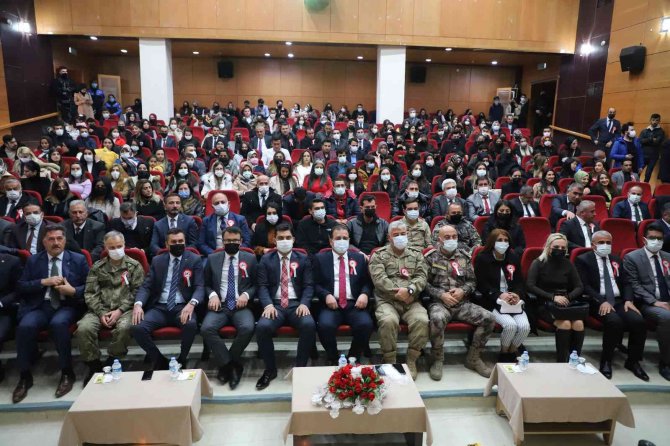 Hakkari’de 24 Kasım Öğretmenler Günü Kutlandı