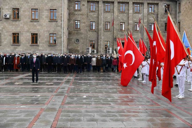 Isparta’da 24 Kasım Öğretmenler Günü Töreni
