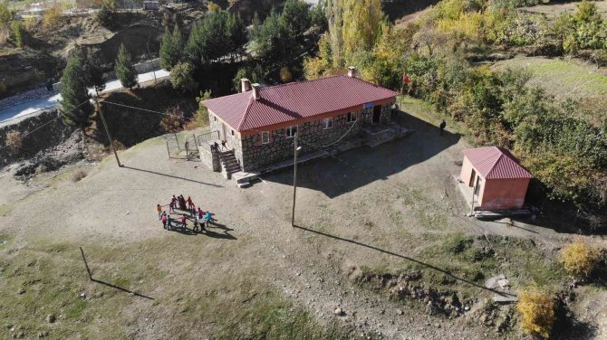 Elif Öğretmenin Eğitim Aşkı