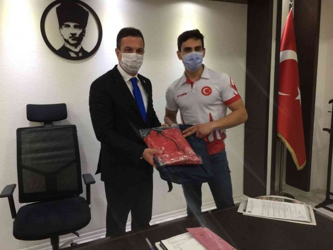 Kaymakam Gürçam, Milli Sporcuları Romanya’ya Uğurladı