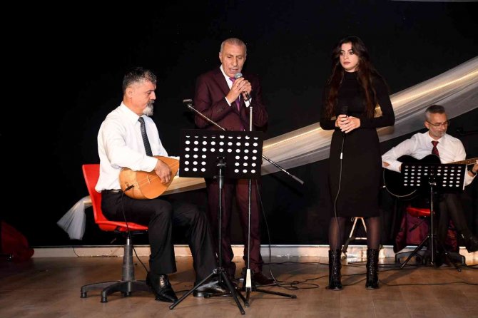 Kuşadası’nda 24 Kasım Öğretmenler Günü Kutlandı