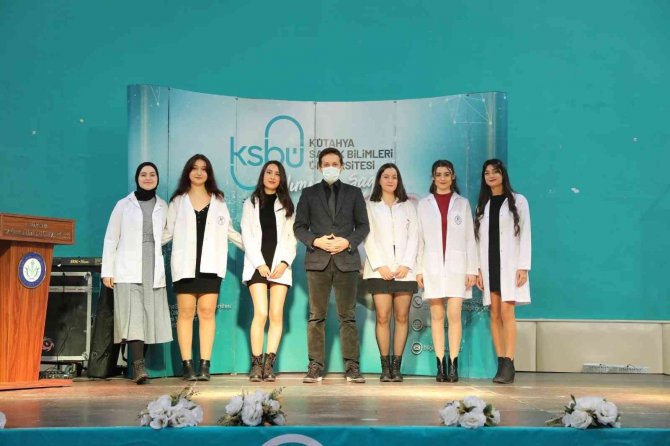 Geleceğin Diş Hekimleri Beyaz Önlüklerini Giydi