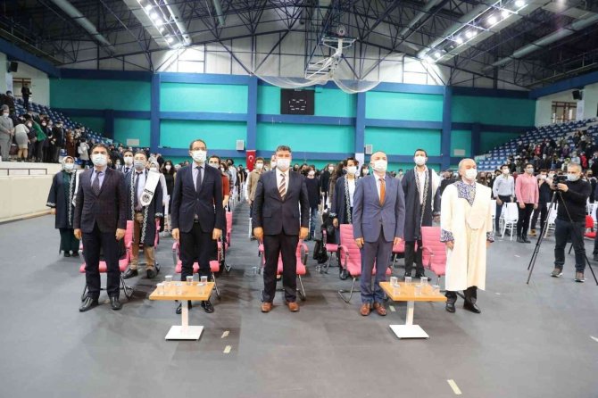 Geleceğin Diş Hekimleri Beyaz Önlüklerini Giydi