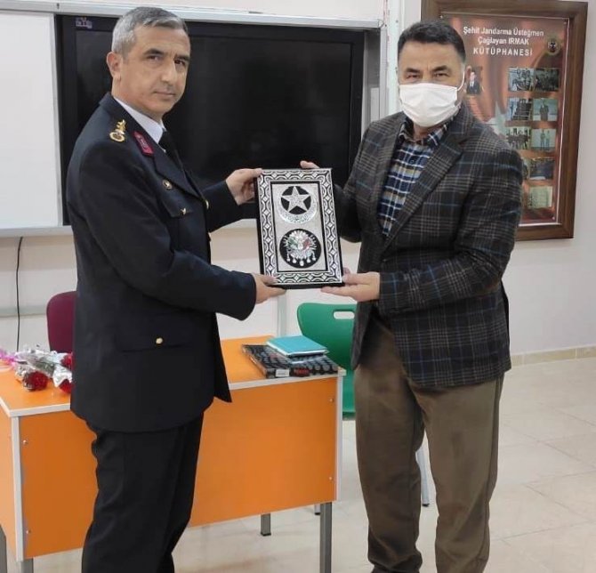 Kütahya’da Jandarma, “Öğretmenler Gününü” Kutladı