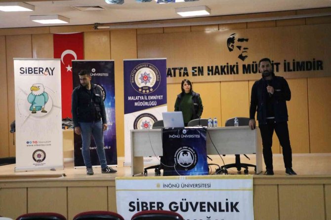 "Güvenli İ̇nternet Kullanımı Ve Siber Zorbalıklar" Konferansı