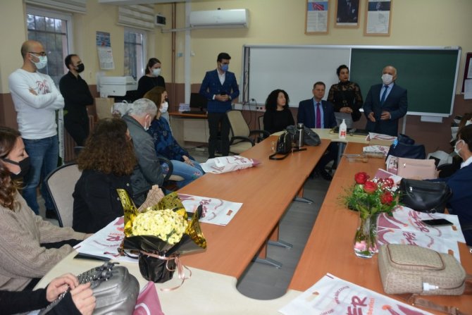 Manisa Tb Anadolu Lisesinde Öğretmenler Günü Kutlandı