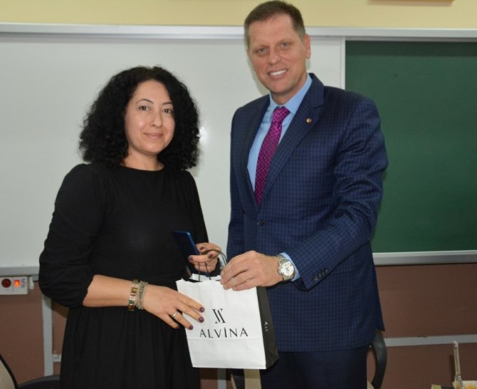 Manisa Tb Anadolu Lisesinde Öğretmenler Günü Kutlandı