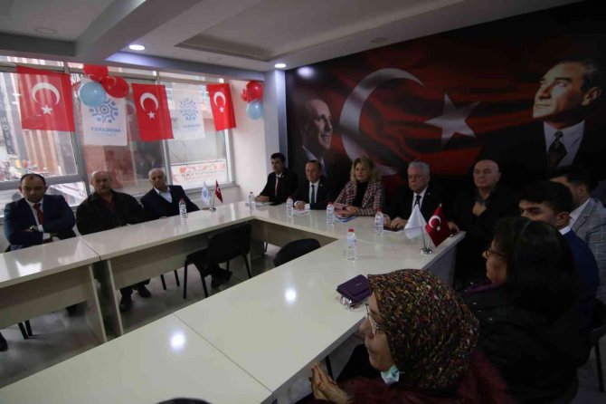 Eski Chp’li Aksoy: "Chp, Şirazeden Çıkmıştır"