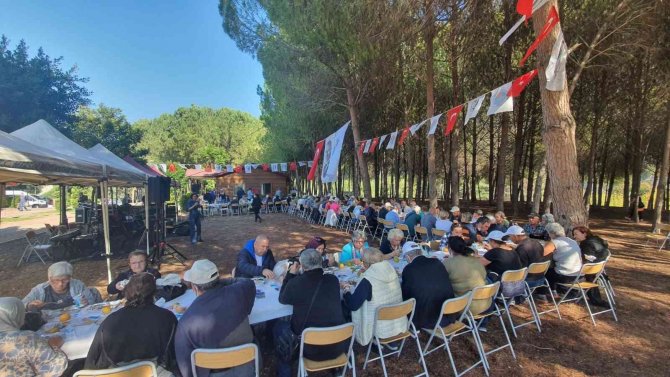 Emekli Evi Üyeleri Tarsus Gençlik Kampında Bir Araya Geldi
