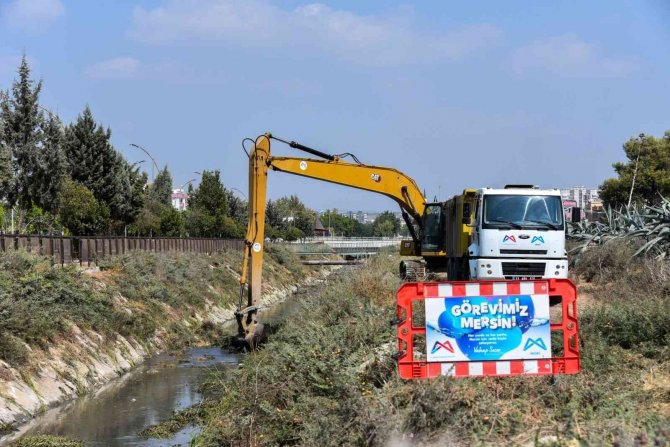 Tarsus’ta 6 Bin 696 Metre Dere Ve Beton Kanal Temizliği Yapıldı