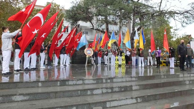 Burhaniye’de Öğretmenler Günü Kutlamaları Başladı