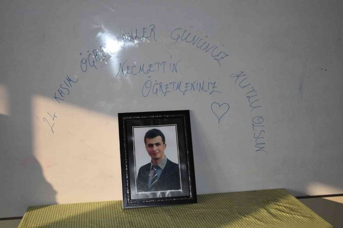 Öğretmenler Günü’nde Şehit Öğretmen Unutulmadı