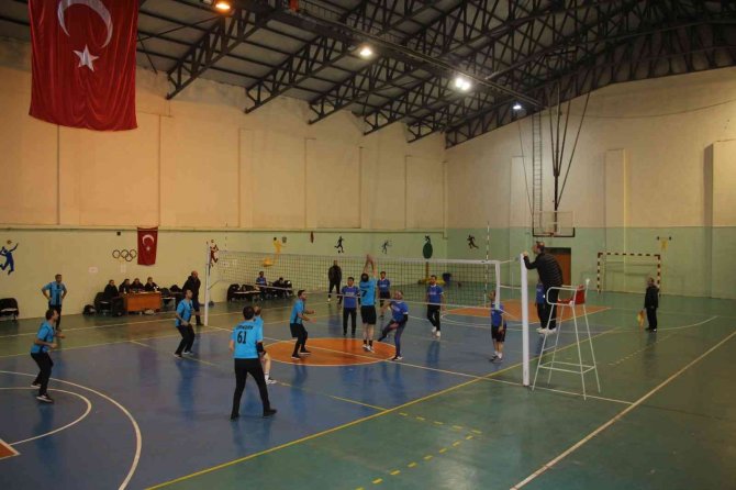 File Şampiyonu Oltu Anadolu Lisesi