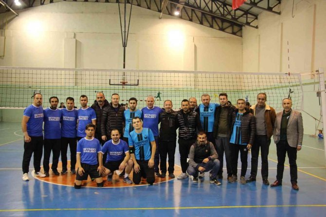 File Şampiyonu Oltu Anadolu Lisesi