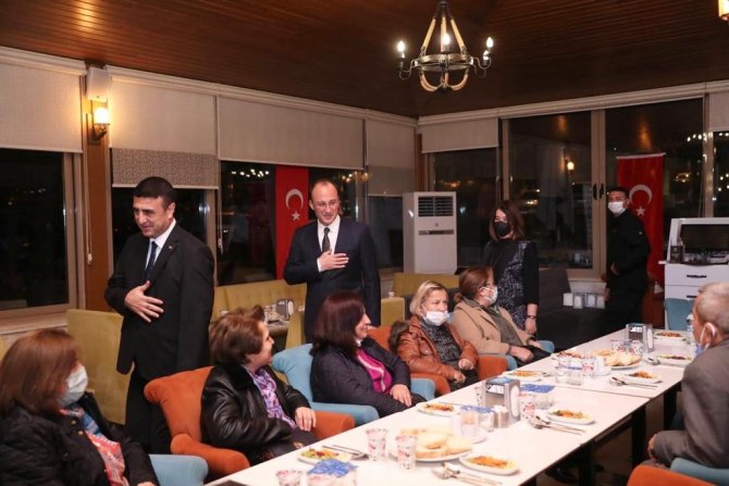 Başkan Örki, Emekli Öğretmenlerle Bir Araya Geldi