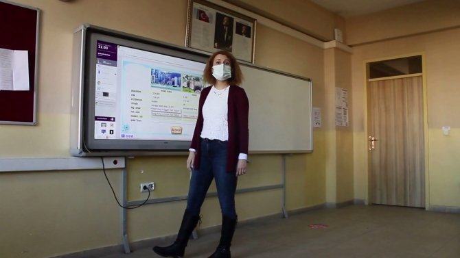 Öğretmenler Günü’nde Öğretmenlerden Anlamlı Şarkı