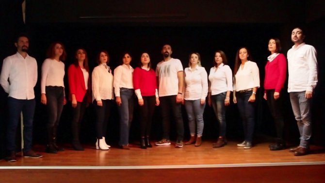 Öğretmenler Günü’nde Öğretmenlerden Anlamlı Şarkı