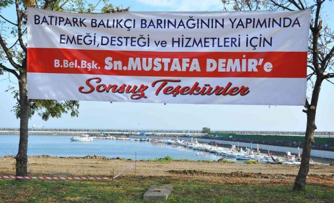 Olta Balıkçılarından Başkan Demir’e Pankartlı Teşekkür